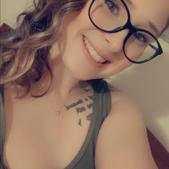 Meet your Posher, Alex - Picture 3 of 8